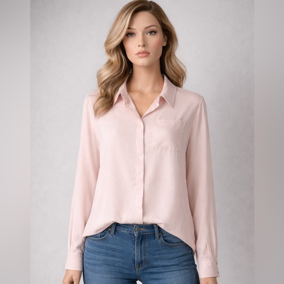 Calvin Klein Tops - Calvin Klein Soft Pink Apparel
